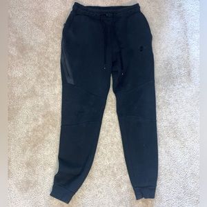 Nike Tech Joggers